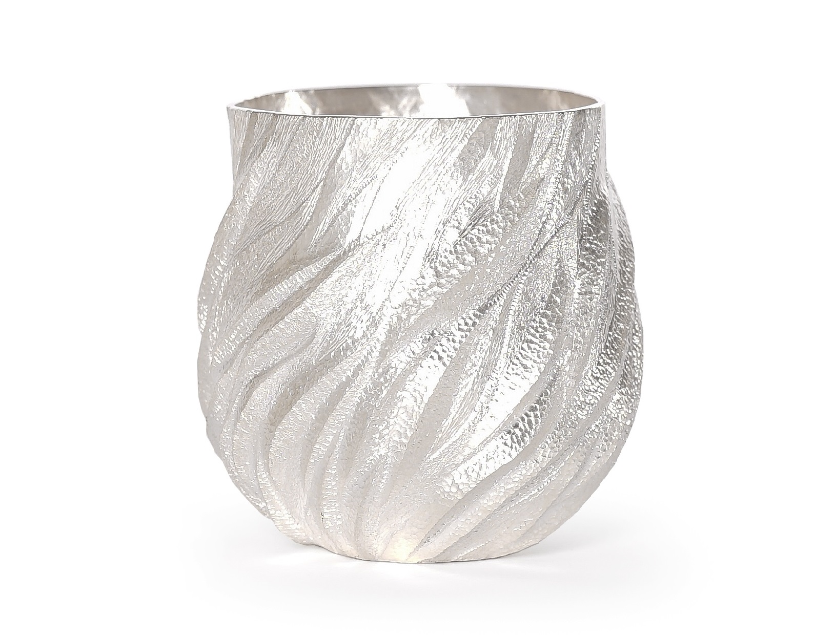 Yusuke Yamamoto, Blowin’ in the Wind Beaker, 2021, hammer-raised and chased Britannia Silver 958, H6.8xW7cm 