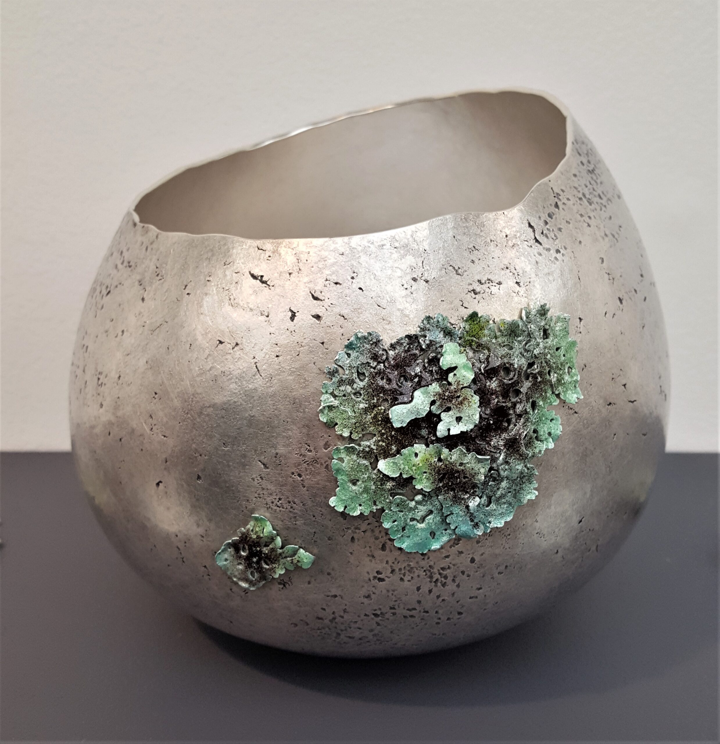 Abigail Brown, Fogou Vessel, 2019, 958 Britannia Silver, Sterling Silver and vitreous enamel, photo: Emma Boden