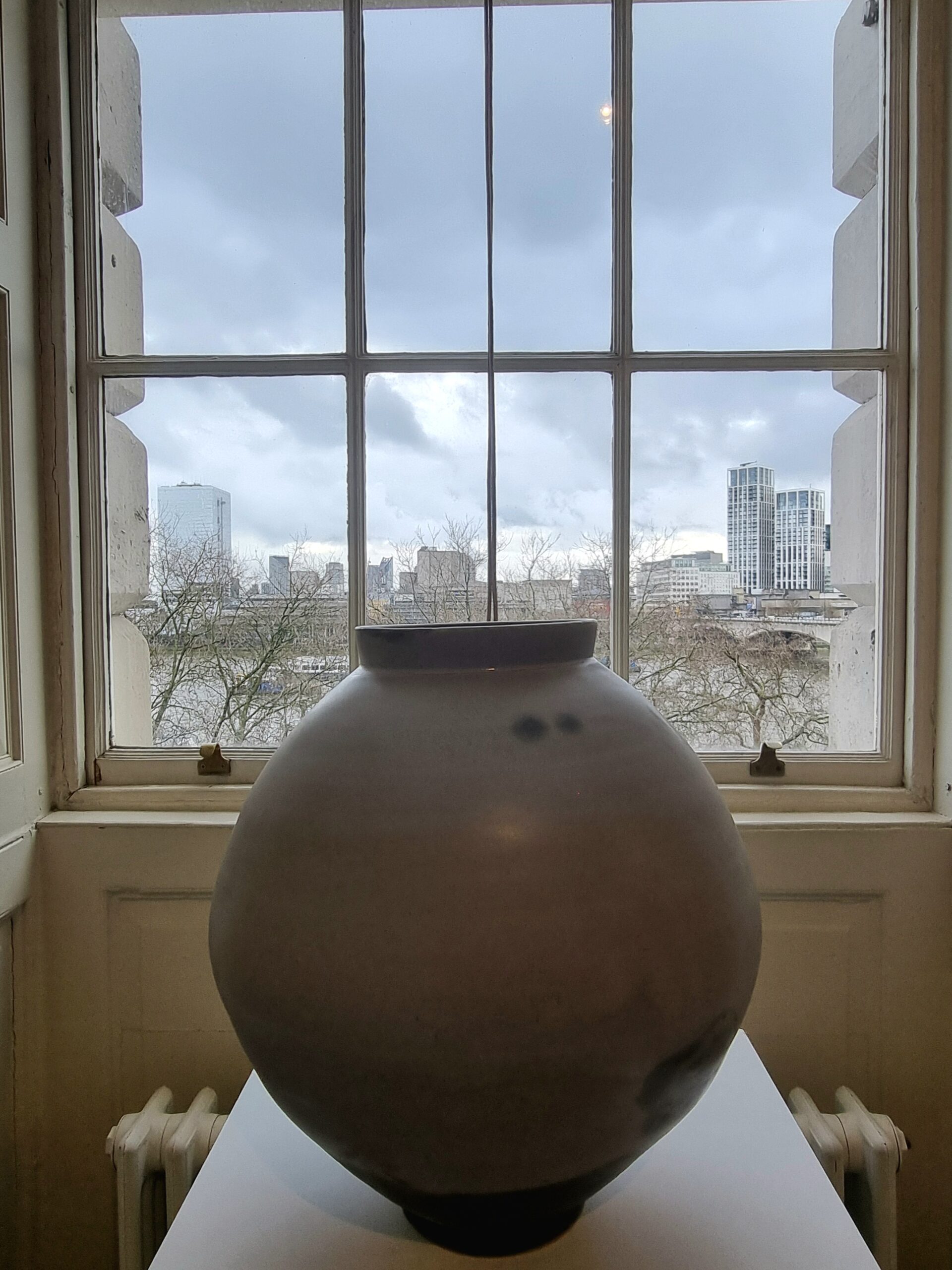 Kim Pan-ki, Moon Jar, 2024, porcelain, 42x46x46cm, represented by Icheon Ceramic by Han Gallery