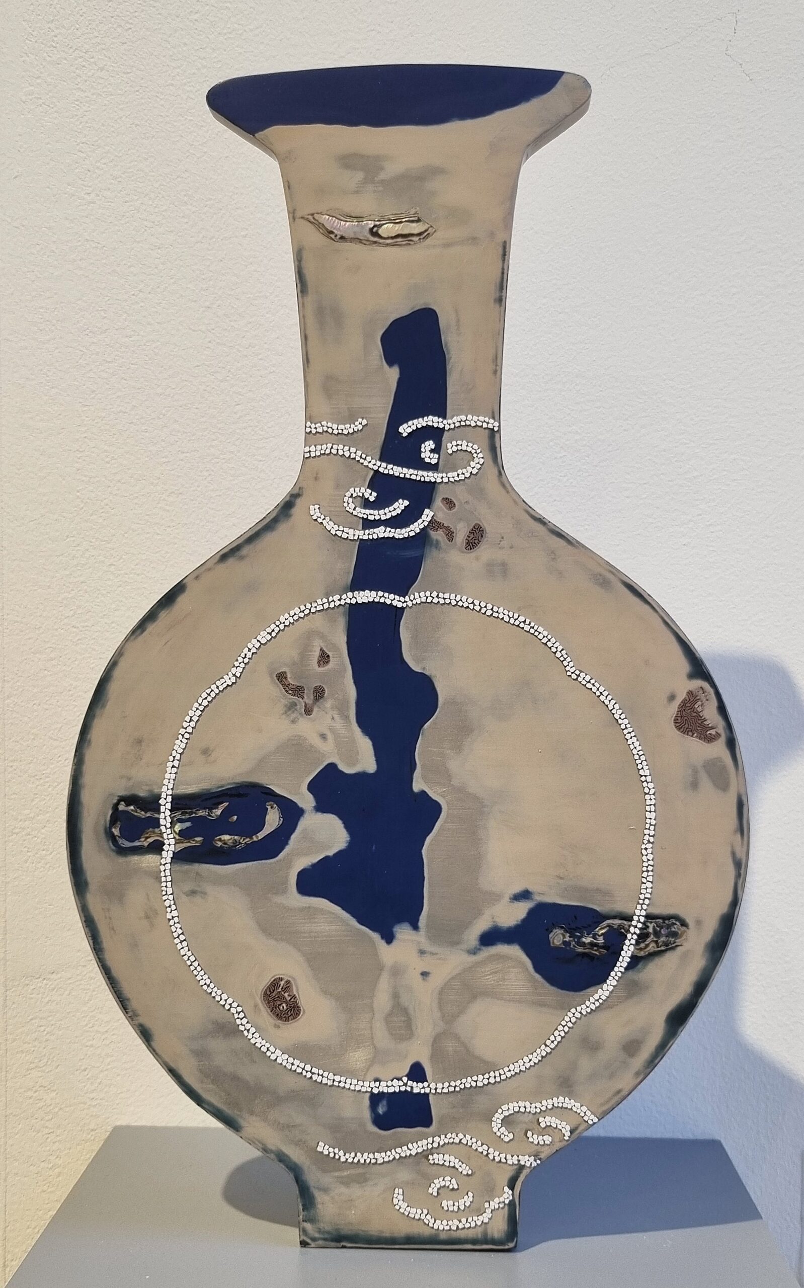 Saki Moriyama, The Scenery Inside the Jar, natural lacquer, sea shell and egg shell, 83x26x6xD1.3cm – exploring the essence of time and space, and the boundaries between spirit and matter as well as fiction and reality, SOIL Gallery
